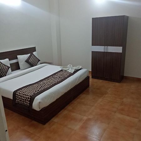 Hotel Nathu Palace New Delhi Extérieur photo