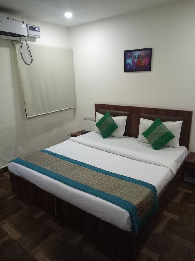 Hotel Nathu Palace New Delhi Extérieur photo