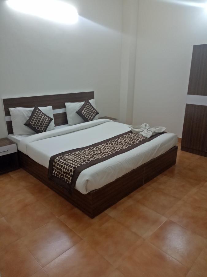 Hotel Nathu Palace New Delhi Extérieur photo